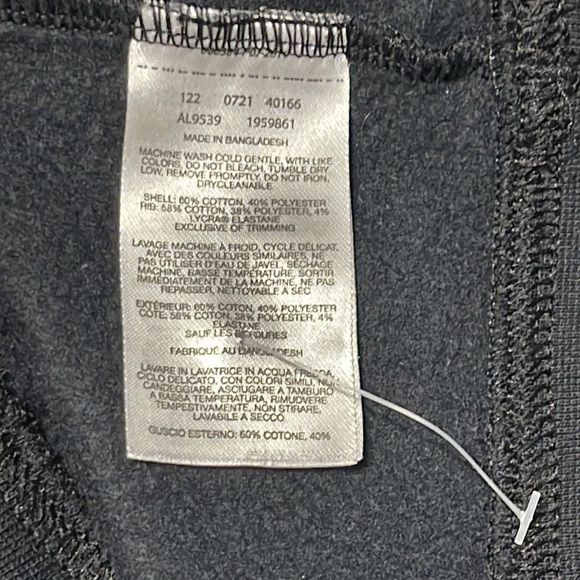 NWOT Women’s Columbia Black Trek Graphic Crew Size Medium - Picture 5 of 6